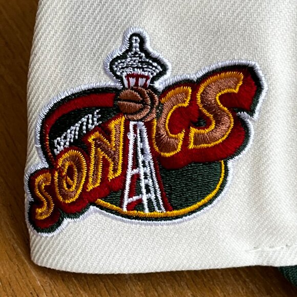 MITCHELL & NESS SEATTLE SUPERSONICS SPELL OUT LOGO PRO PINCH SNAPBACK HAT NEW - Picture 3 of 4